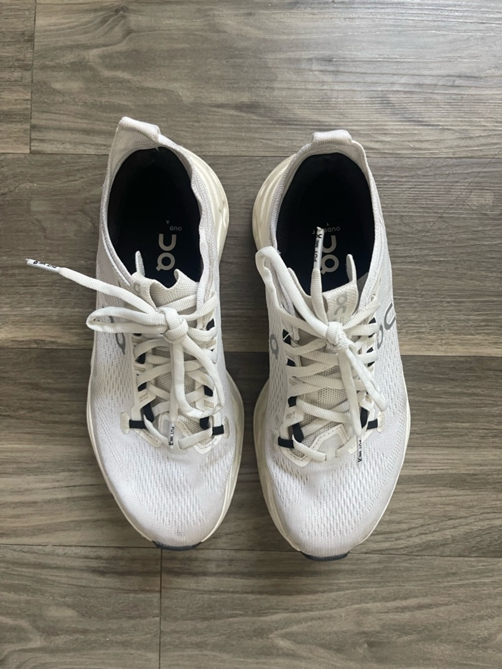 On Running Cloud Surfers Women's White Athletic Shoes, Womens 8.5 - Picture 2 of 2